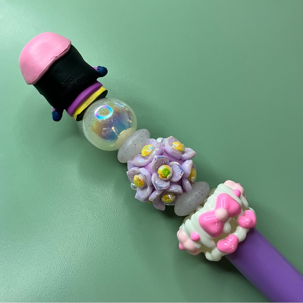 Wendy Repurposed South Park Figure Beaded Pen w Fancy Handpainted Bead & Florals - Picture 3 of 5